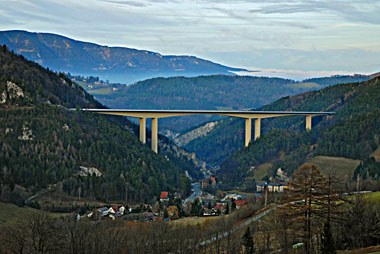 Tal&uuml;bergang Schottwien - Klick f&uuml;r gr&ouml;&szlig;eres Bild