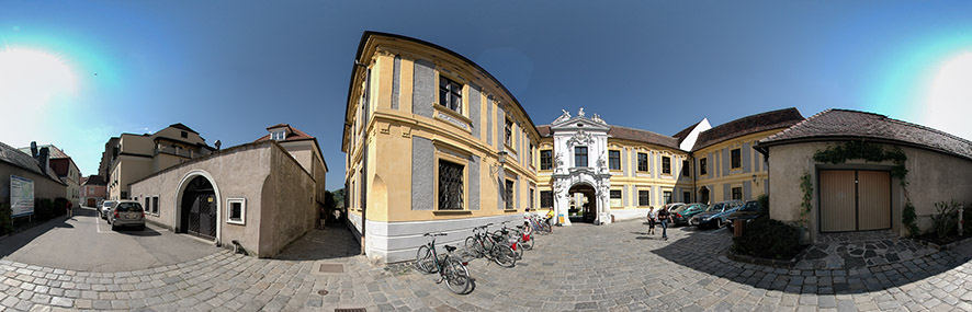 D&uuml;rnstein Klosterplatz